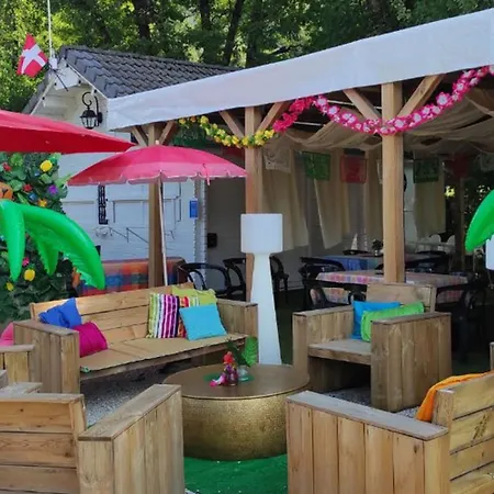 Mobil Avec Terrasse Pour 6 Personnes A - Api-1-52-1272 *